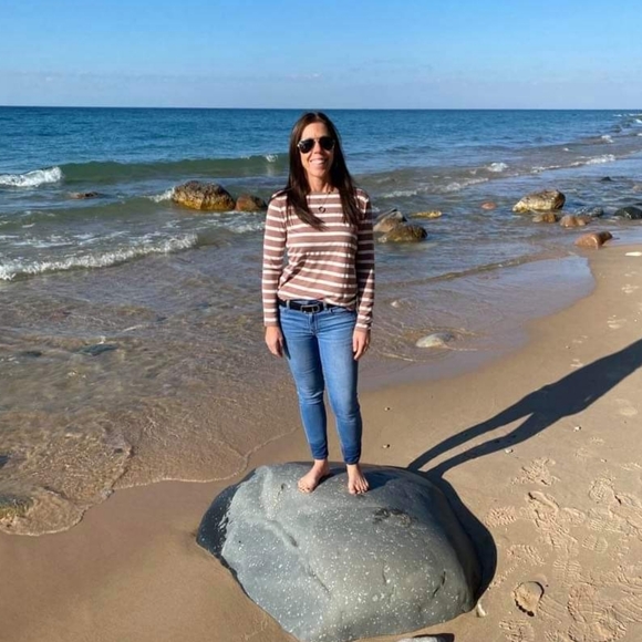 Meet your Posher, Lindsay - Picture 4 of 4